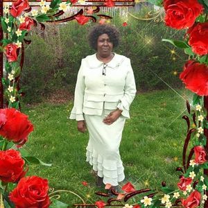 Meet your Posher, Pauline